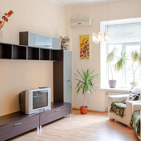 Апартаменти 3-Кімнатні В Центрі, Метро Театральна Kijów Zewnętrze zdjęcie